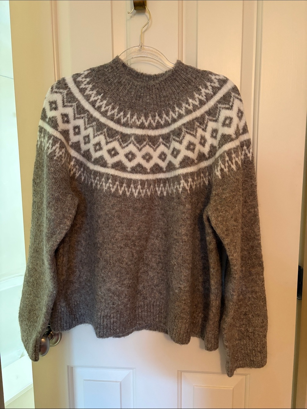 Banana Republic Gray and White Nordic-Pattern Crewneck Sweater